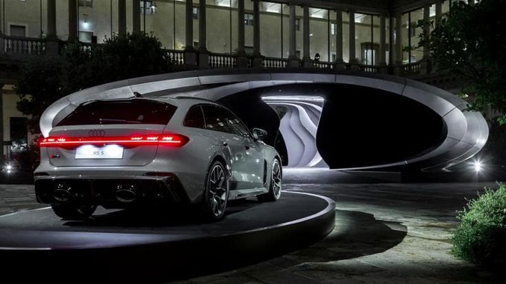Velocità come processo. Audi al FuoriSalone con "Origin" di Zaha Hadid Architects
