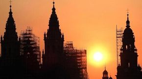 Zaino in spalla ma non solo, 8 consigli per affrontare Santiago di Compostela e gli altri cammini