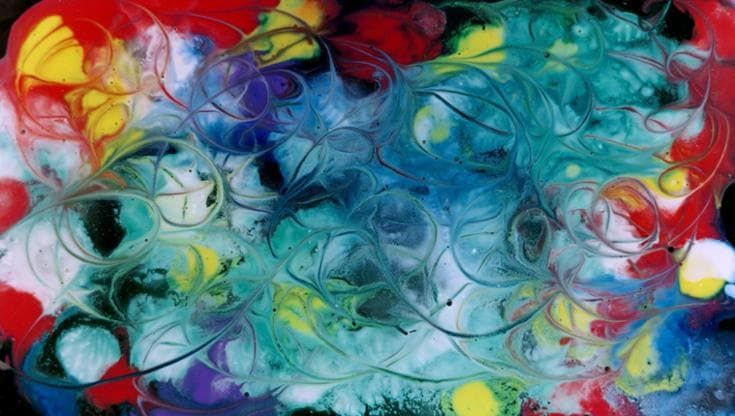 Tumore, l’arte come terapia: dipingere sull’acqua migliora l'umore dei pazienti