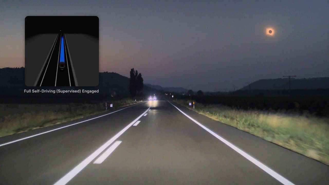 L’eclissi vista da una Tesla: le telecamere dell’auto catturano il buio in Spagna