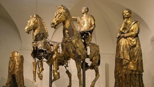 Il giallo dei Bronzi Dorati di Pergola: chi sono e perché provarono a distruggerli?