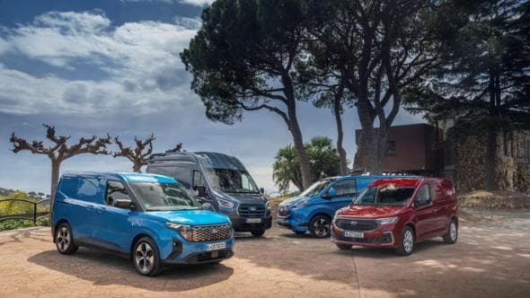 Furgoni Ford Transit,

60 anni e non sentirli 

con la gamma a batteria