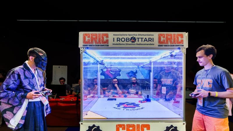 Robot da orbi: l’ultimate fighting più folle si fa a distanza