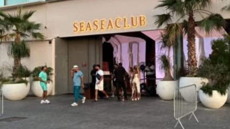 L'ingresso a SeaSea Club