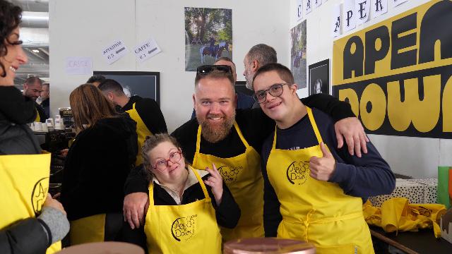 Moscow Mule e Mojito servito dai ragazzi con sindrome di down: il progetto d'inclusione APEn' DOWN